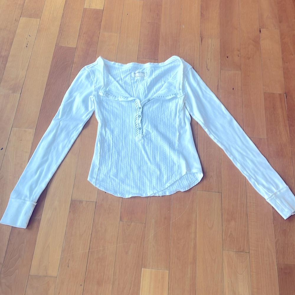 White Long-Sleeve Ribbed Henley Women's Top
